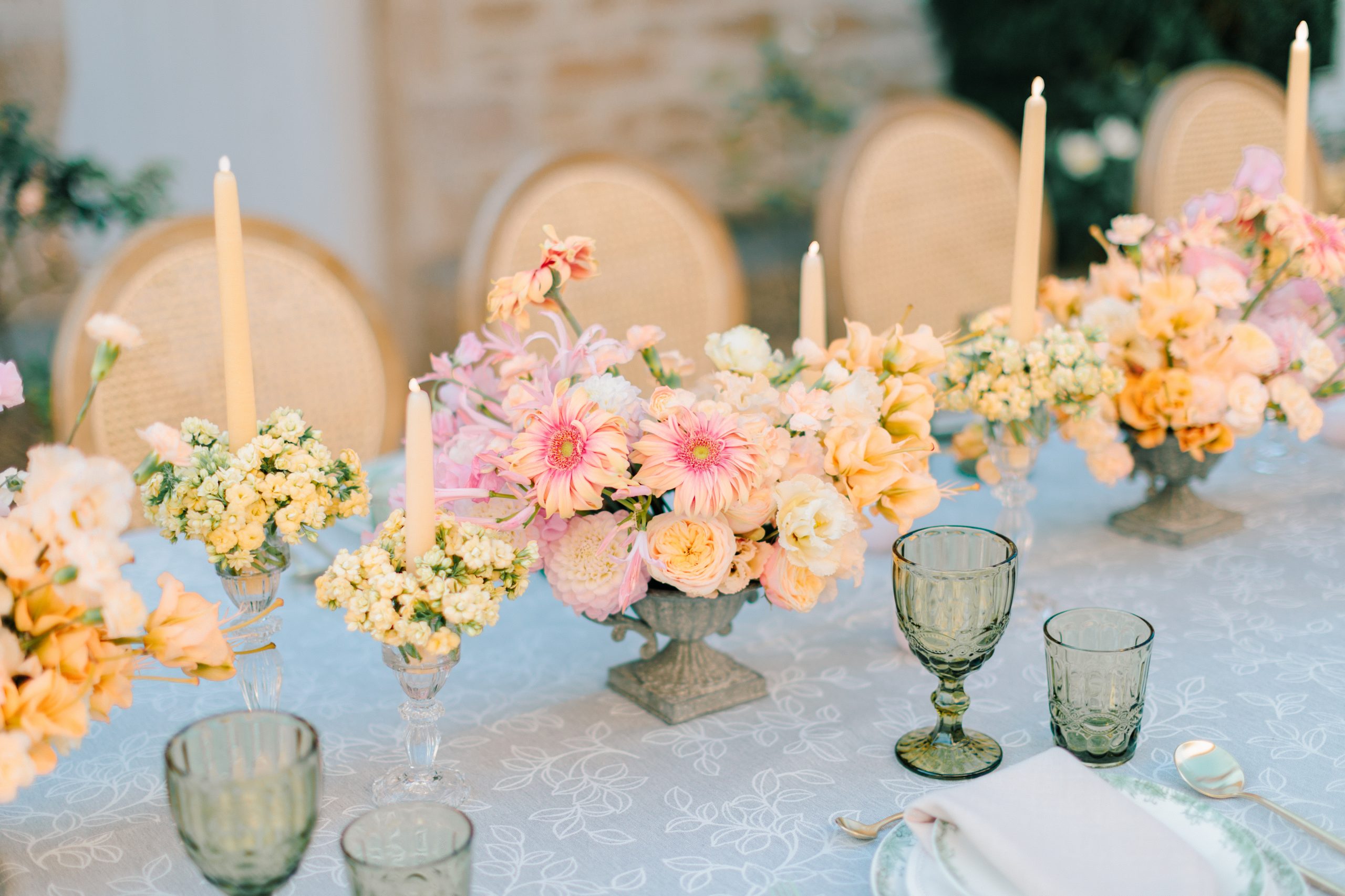 bouquet-fleurs-décorations-tables-évènements-atelier-pétales-sauvages-anne-laure-bougain-fleuriste