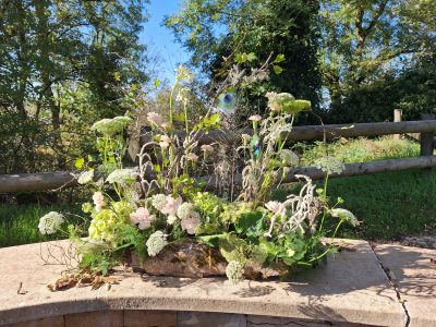 dernier-hommage-composition-fleurs-deuil-atelier-pétales-sauvages-anne-laure-bougain-dijon-agey