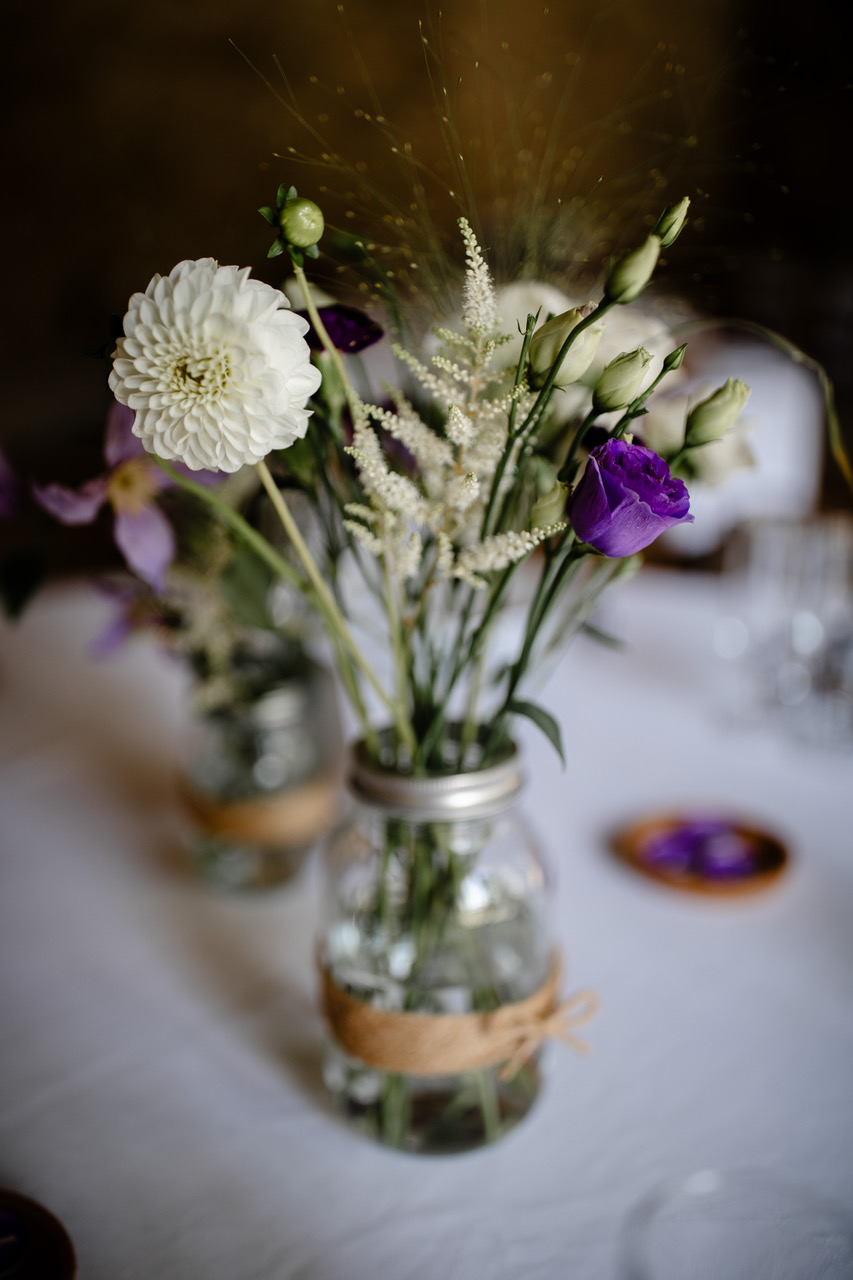 atelier-pétales-sauvages-fleuriste-agey-papillon-fleurs-blanche
